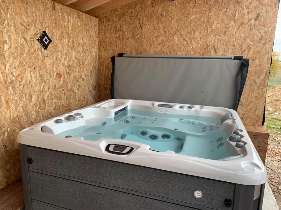 Gite A La Ferme Avec Jacuzzi Et Piscine Chauffee Saint-Felix-de-Tournegat Екстер'єр фото
