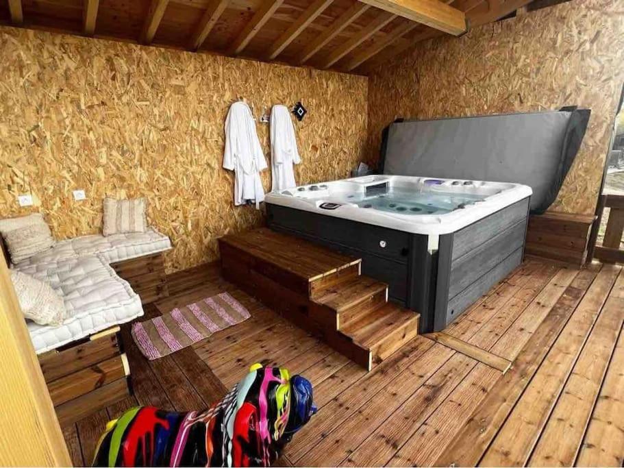 Gite A La Ferme Avec Jacuzzi Et Piscine Chauffee Saint-Felix-de-Tournegat Екстер'єр фото